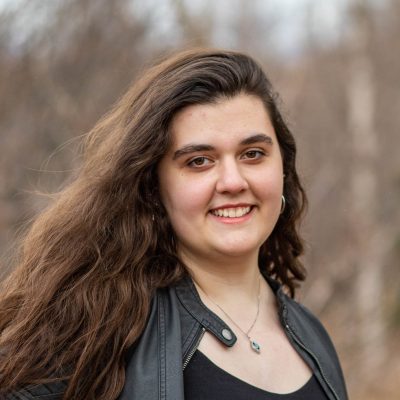 Headshot_IsabeauBarnes_07.05.2022-1